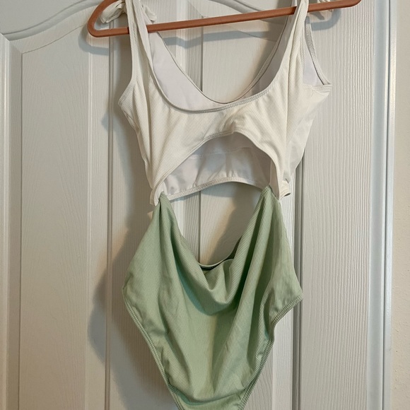 SHEIN One Piece Swimsuit - Picture 8 of 12